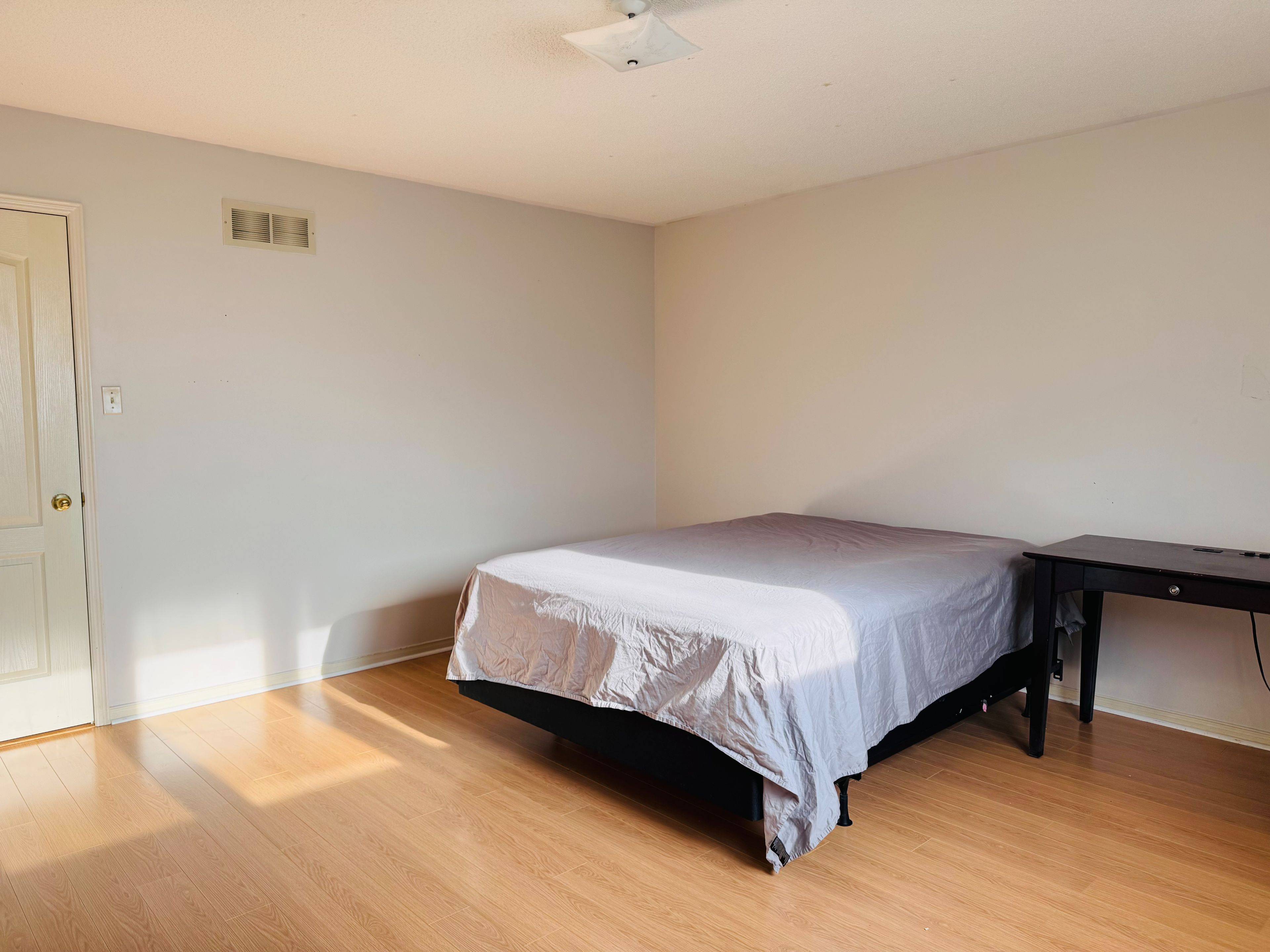 Vaughan, ON L4J 7X7,15 Cantertrot CT #Room A