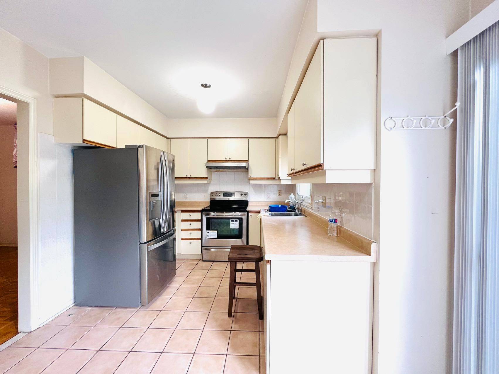 Vaughan, ON L4J 7X7,15 Cantertrot CT #Room A