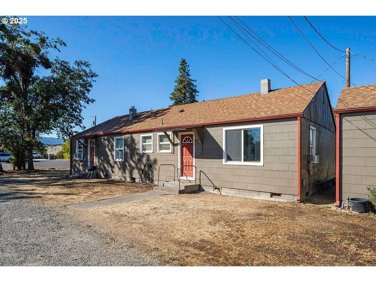 Medford, OR 97501,144 166 REAGER ST