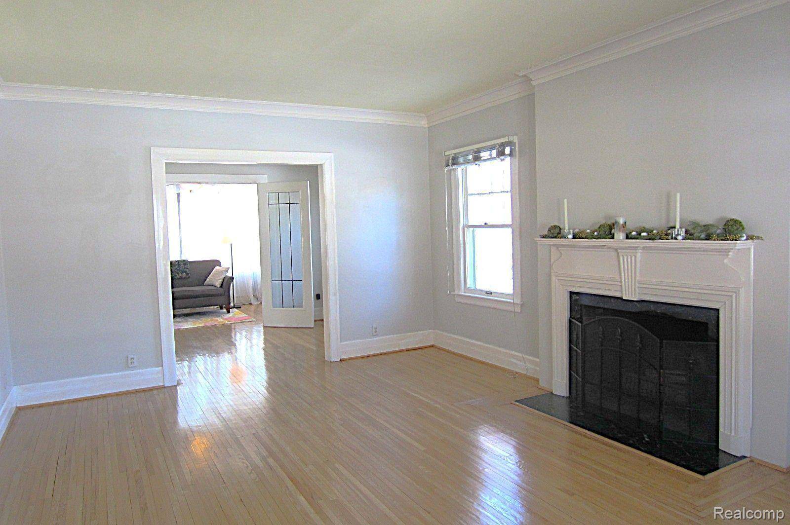 Pontiac, MI 48341,117 E Iroquois RD