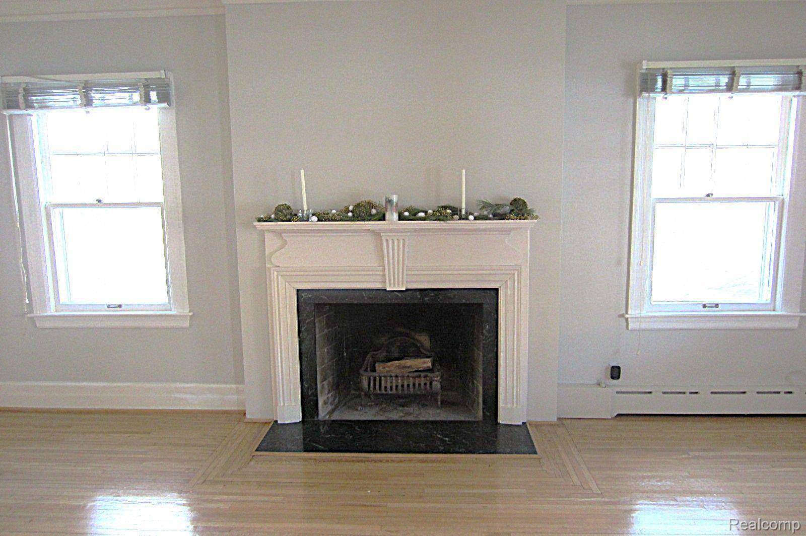 Pontiac, MI 48341,117 E Iroquois RD