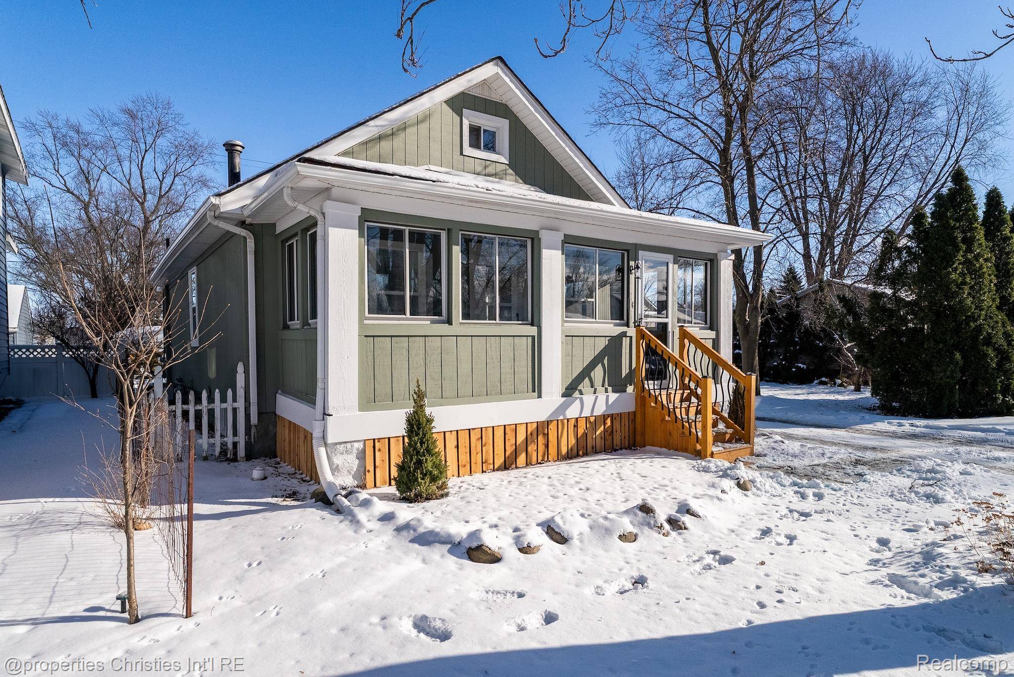 Port Huron, MI 48060,2736 17th AVE