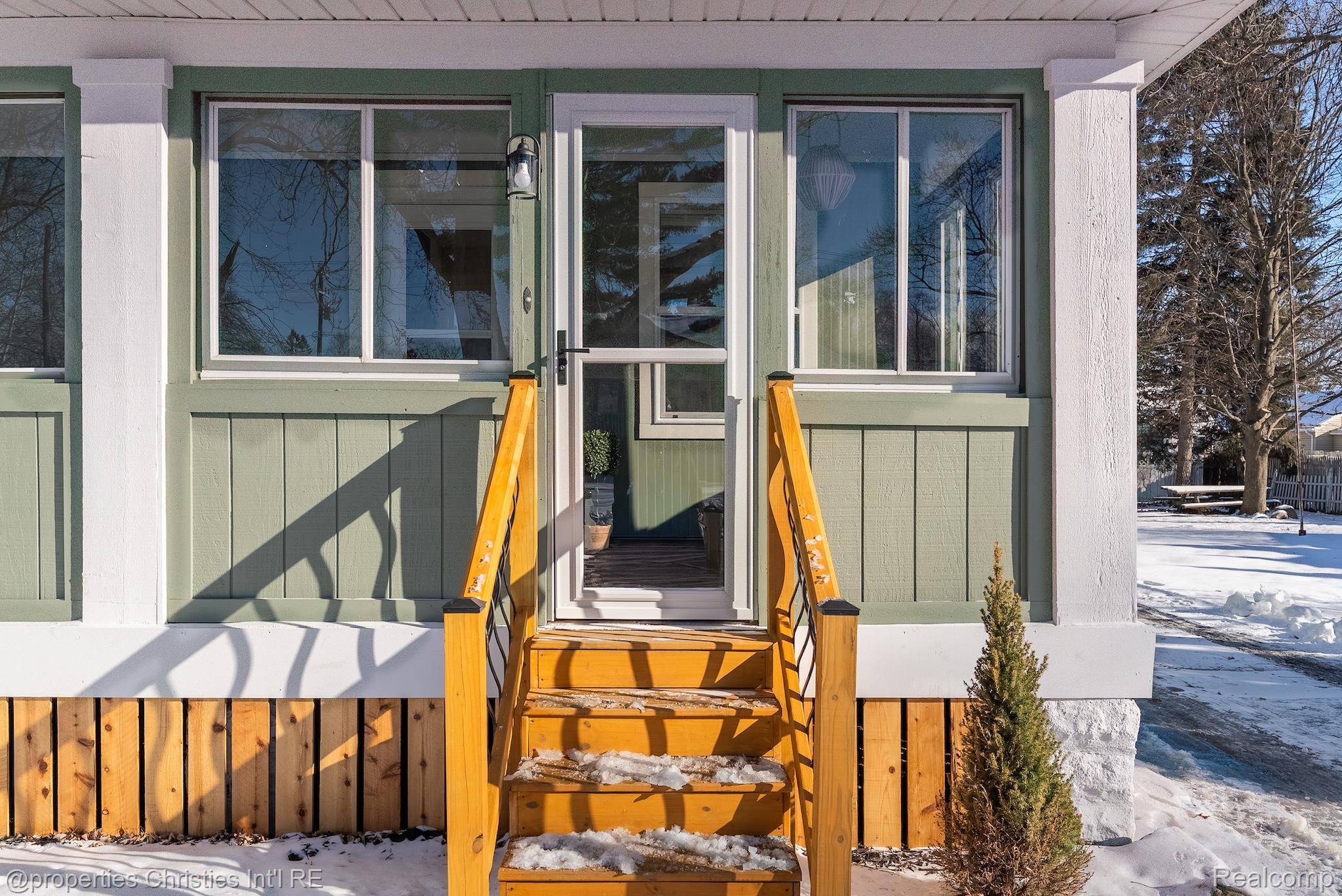 Port Huron, MI 48060,2736 17th AVE