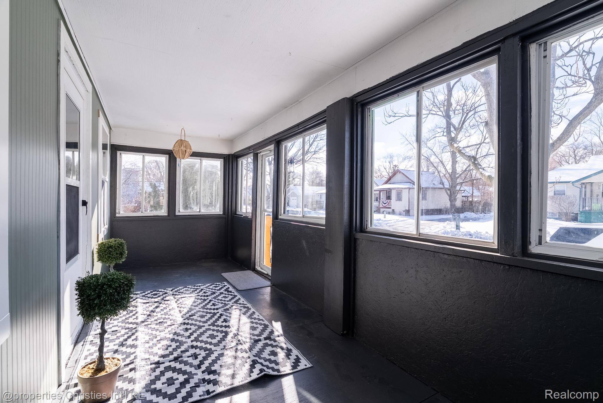 Port Huron, MI 48060,2736 17th AVE