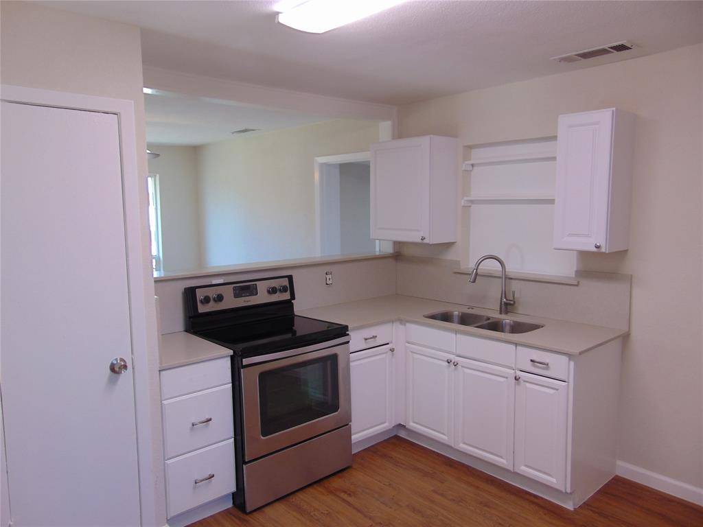 Wilmer, TX 75172,216 Wilmer Heights Drive