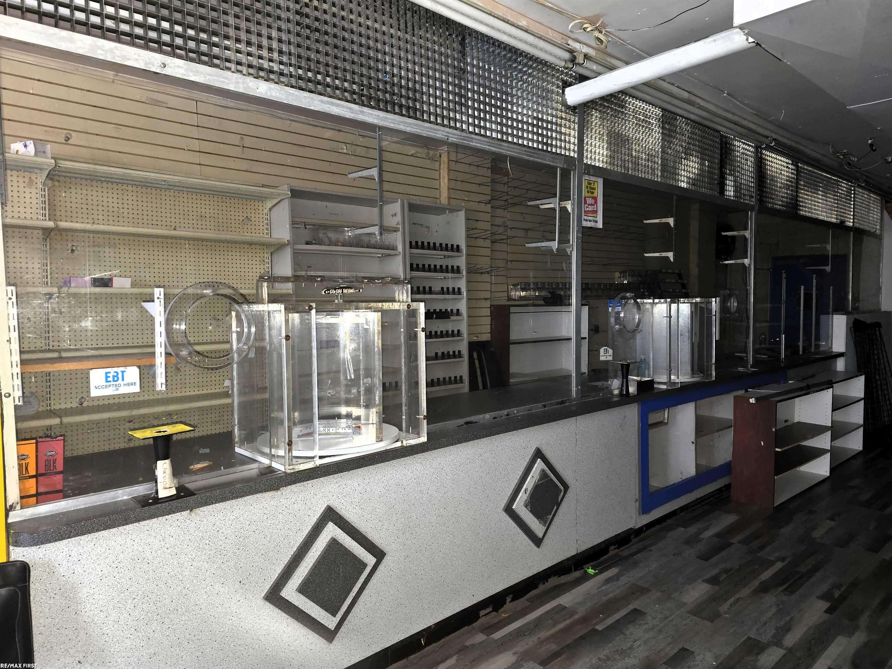 Harper Woods, MI 48225,20032 Kelly RD