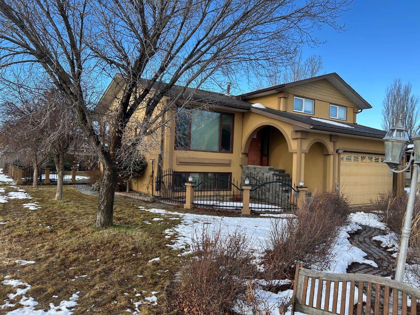 Coaldale, AB T1M 1B8,2212 10 A ST