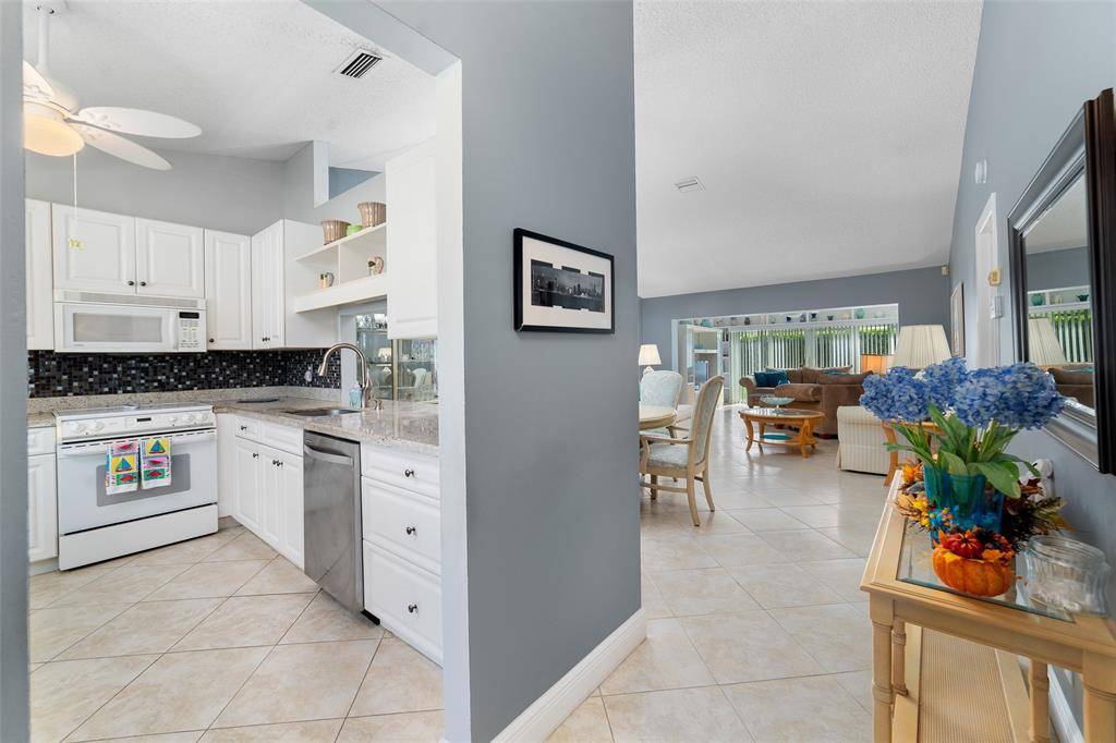 Boca Raton, FL 33428,21314 Chinaberry Dr