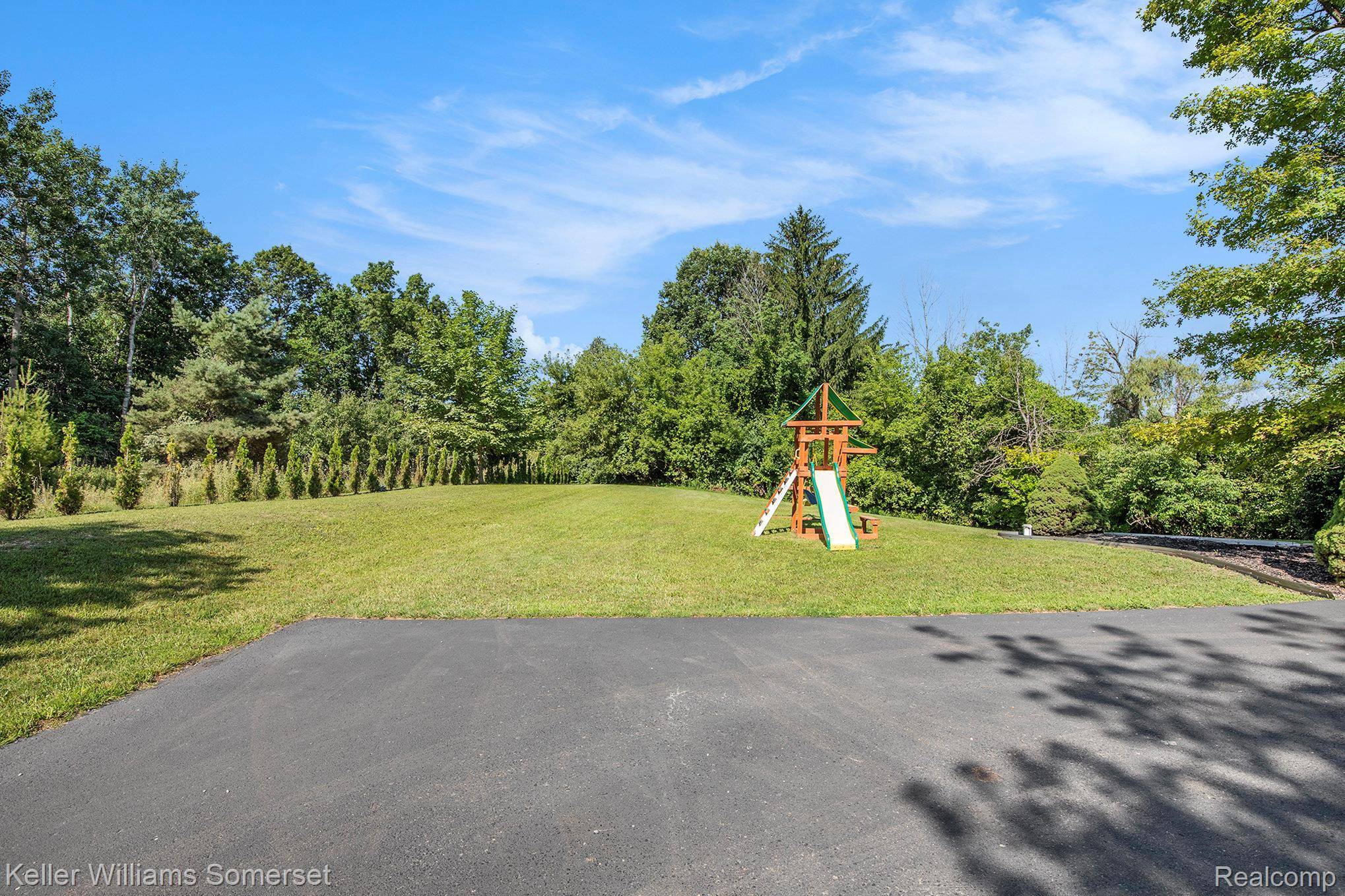 Oxford, MI 48371,285 Indian Lake RD