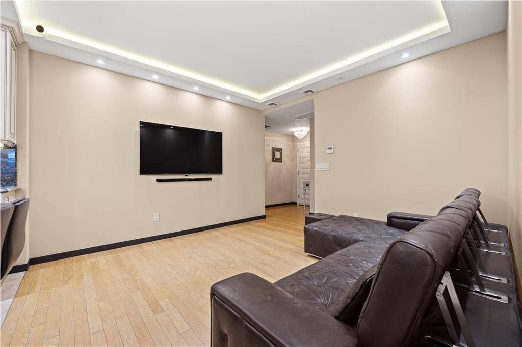 Brooklyn, NY 11235,45 Oceana DR East #4B