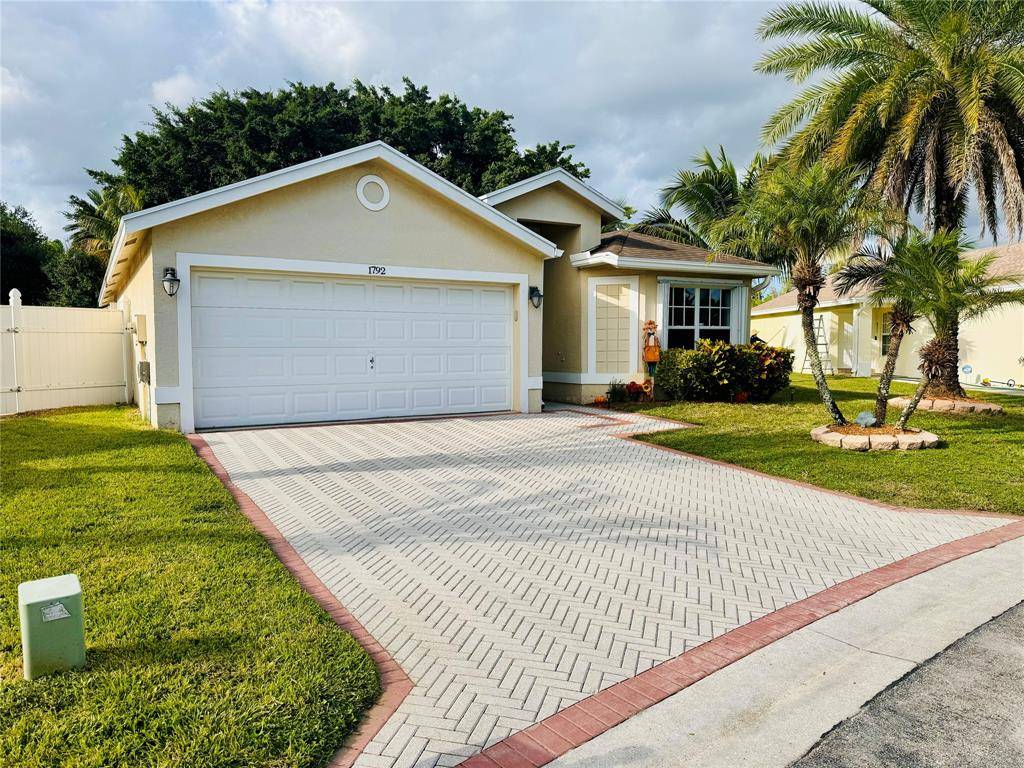 Greenacres, FL 33413,1792 Sawgrass Circle,
