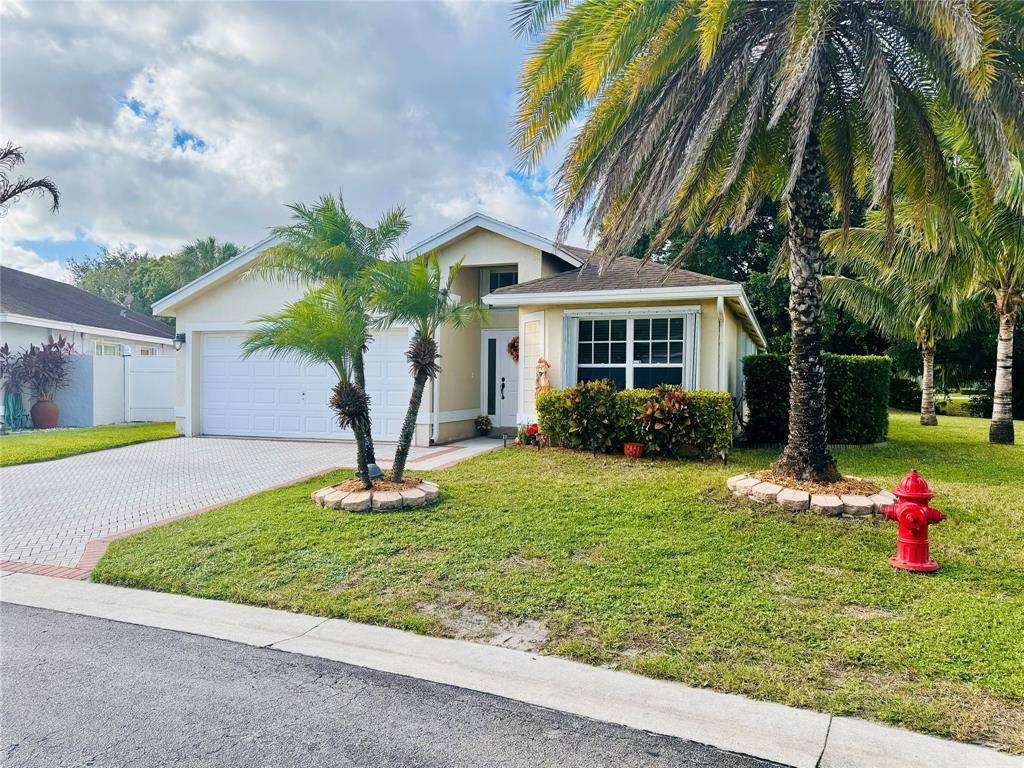 Greenacres, FL 33413,1792 Sawgrass Circle,