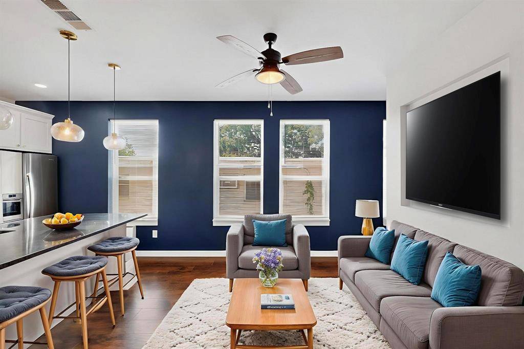 Denton, TX 76201,800 S Welch Street #101