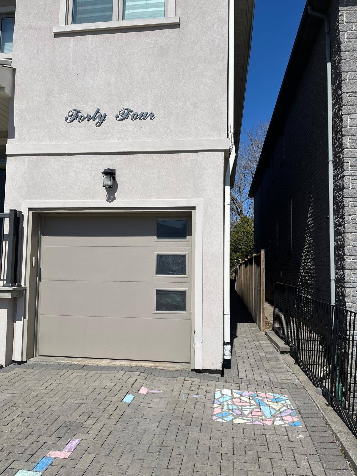 Toronto C04, ON M6A 1R3,44 Regina AVE #BSMT 1