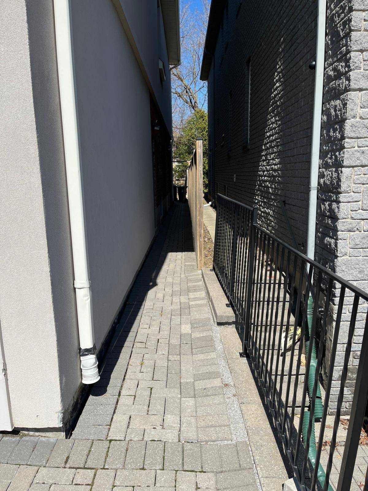 Toronto C04, ON M6A 1R3,44 Regina AVE #BSMT 1