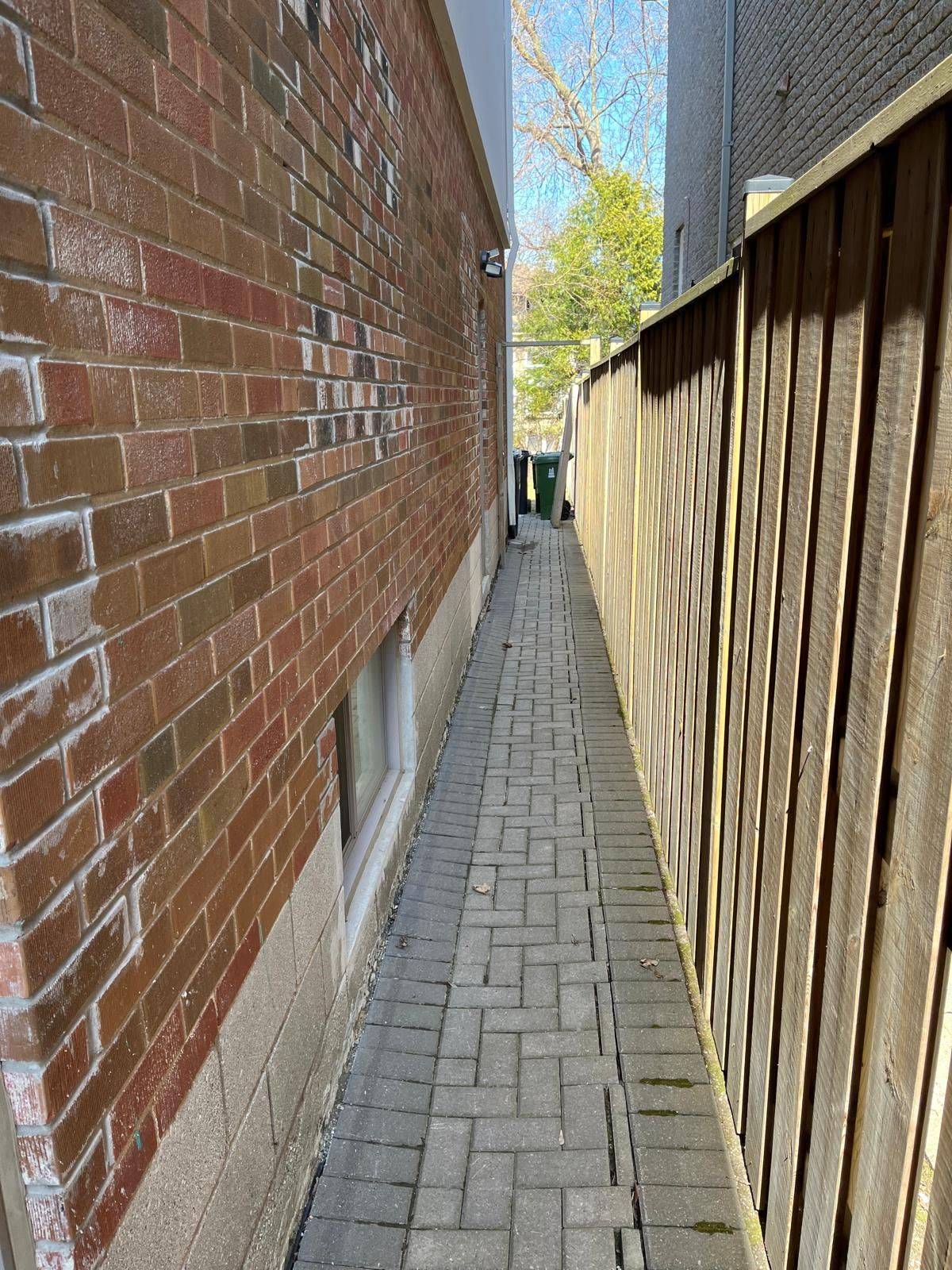 Toronto C04, ON M6A 1R3,44 Regina AVE #BSMT 1