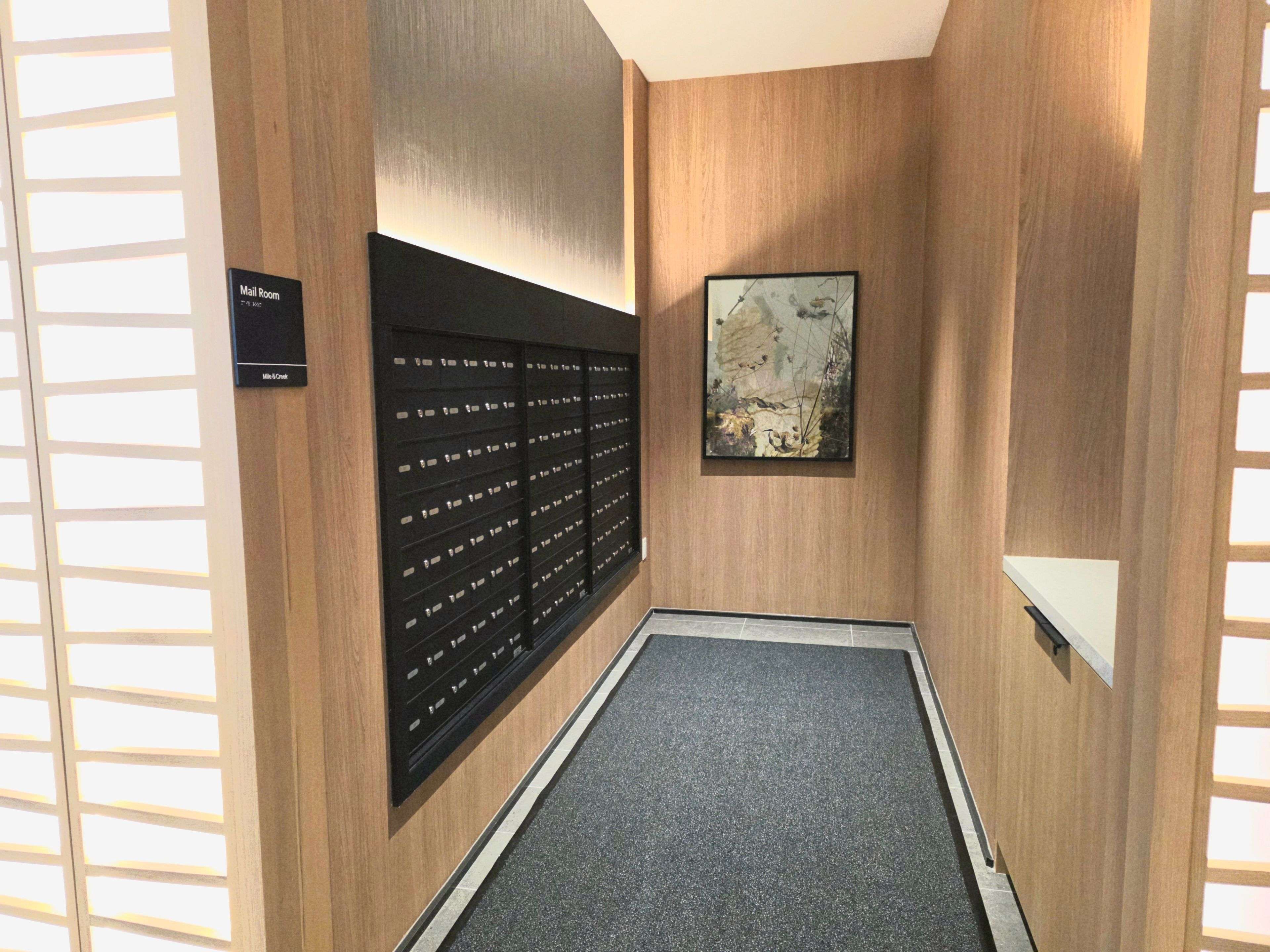 Milton, ON L9E 2B3,720 Whitlock AVE #402