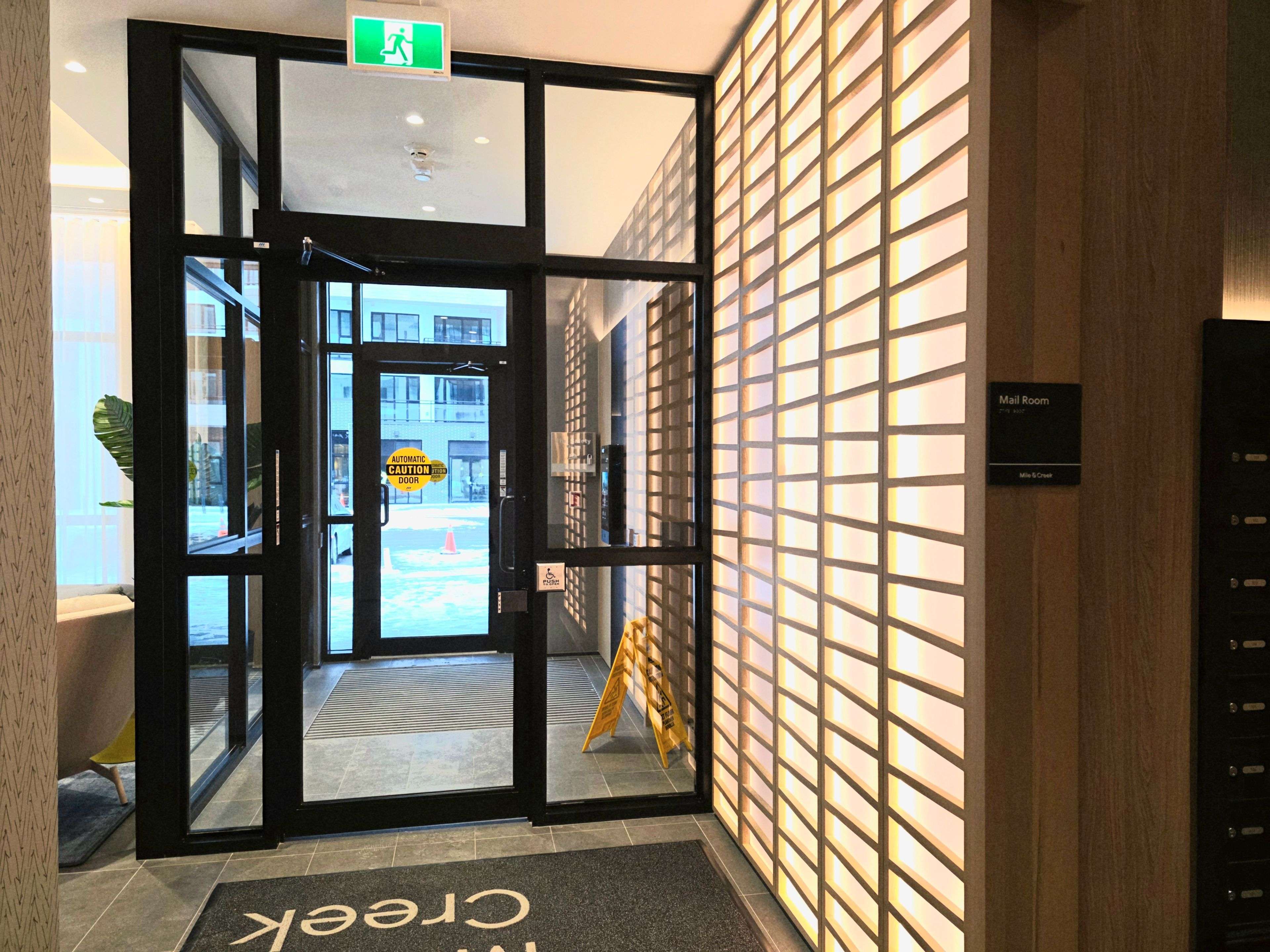 Milton, ON L9E 2B3,720 Whitlock AVE #402