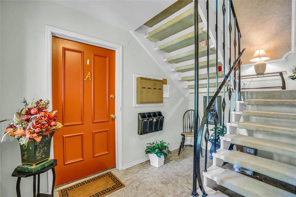 Dallas, TX 75225,6345 Bandera Avenue #A/11