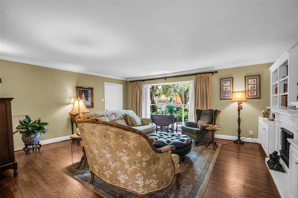 Dallas, TX 75225,6345 Bandera Avenue #A/11