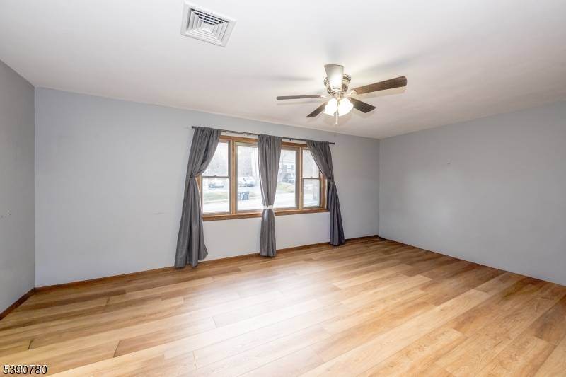 Hackettstown Town, NJ 07840,29 MAIN ST