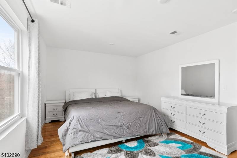 Newark City, NJ 07112,244 Pomona Ave