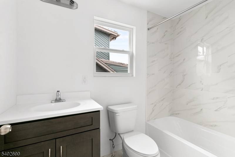 Newark City, NJ 07112,244 Pomona Ave