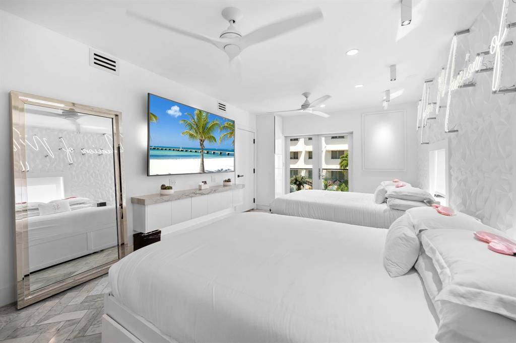 Miami Beach, FL 33139,124 11th St