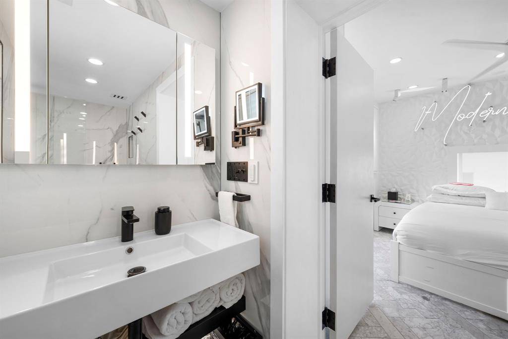 Miami Beach, FL 33139,124 11th St