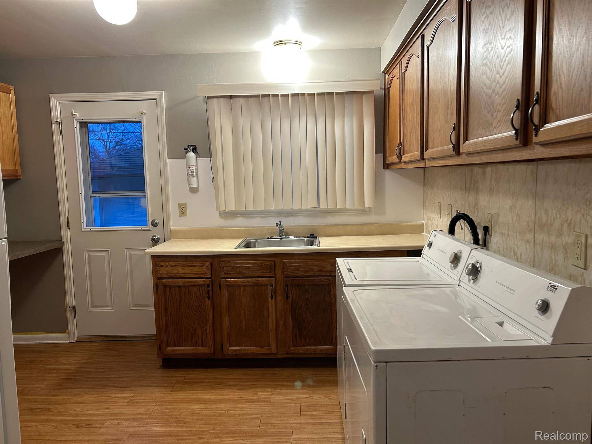 Dearborn Heights, MI 48125,4471 CROISSANT ST