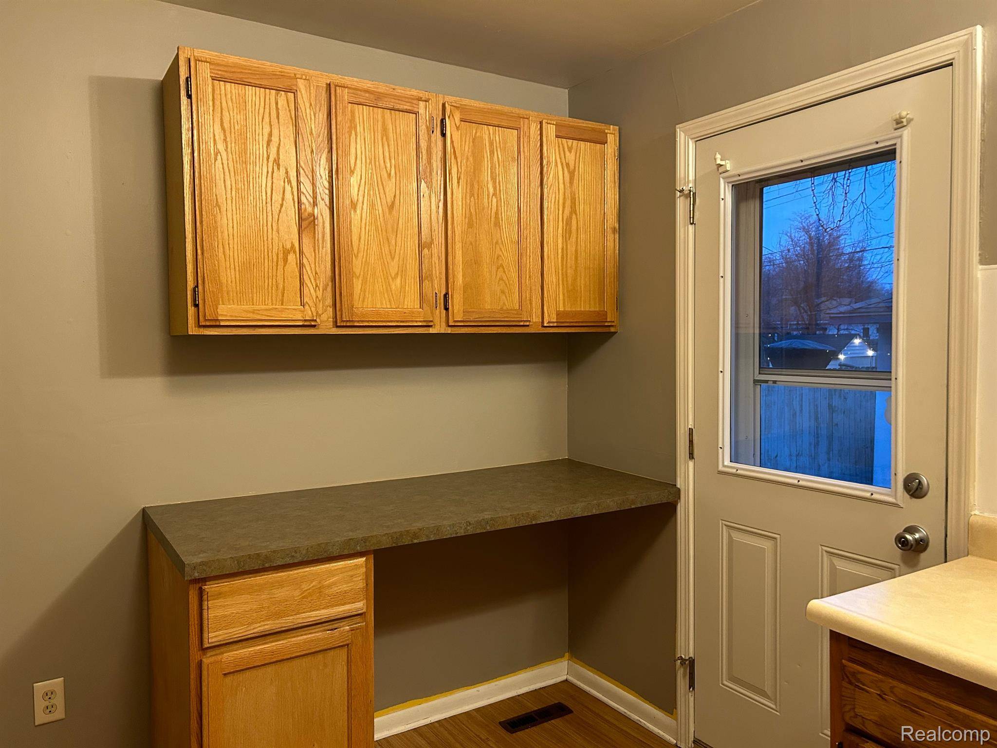 Dearborn Heights, MI 48125,4471 CROISSANT ST