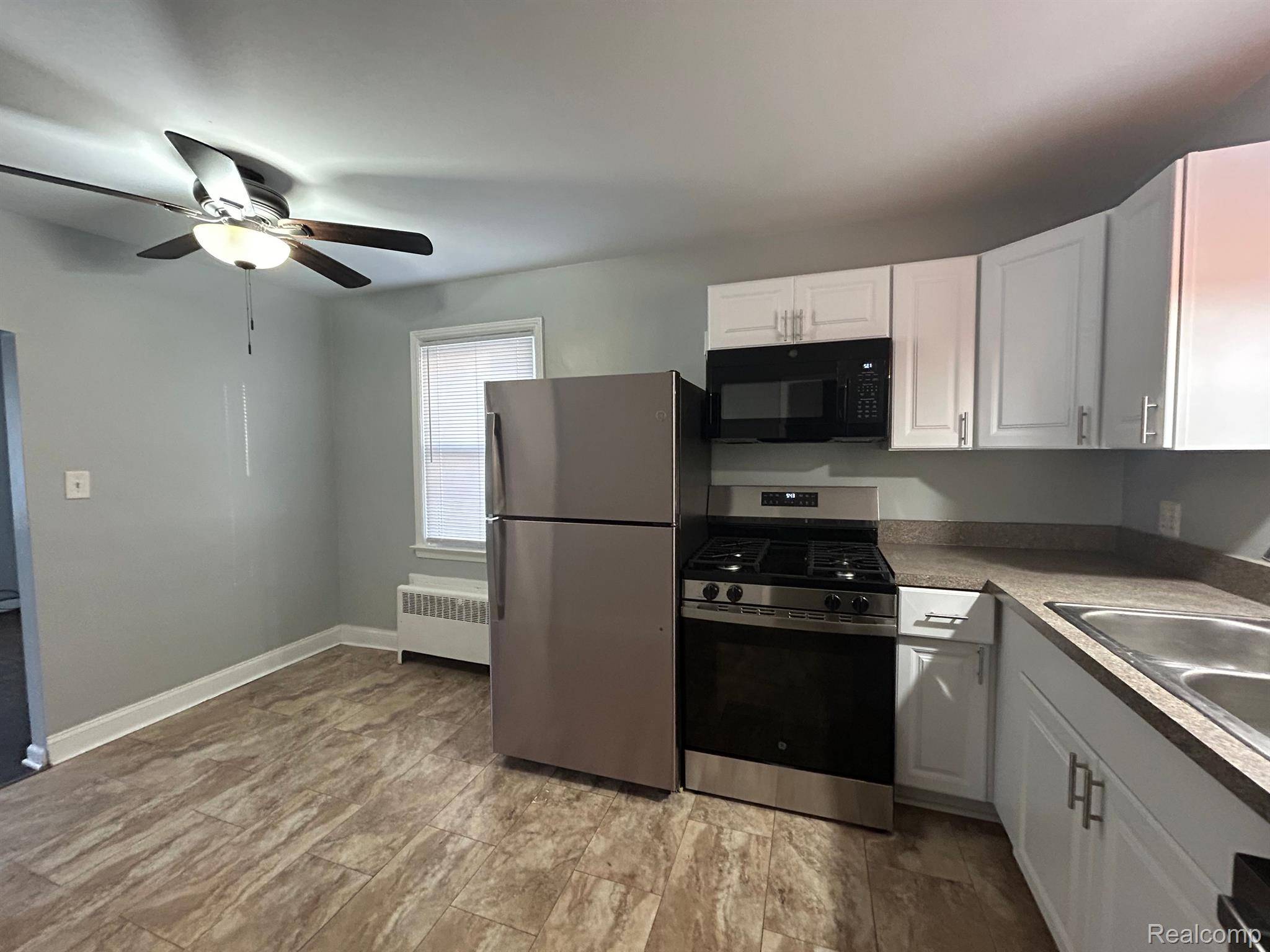 Redford, MI 48240,18629 BRADY