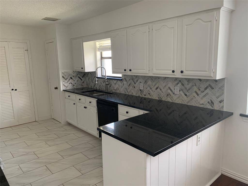 1520 Parkside Drive, Carrollton, TX 75006