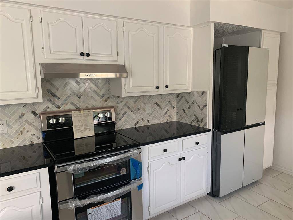 1520 Parkside Drive, Carrollton, TX 75006