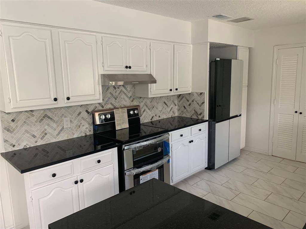 1520 Parkside Drive, Carrollton, TX 75006