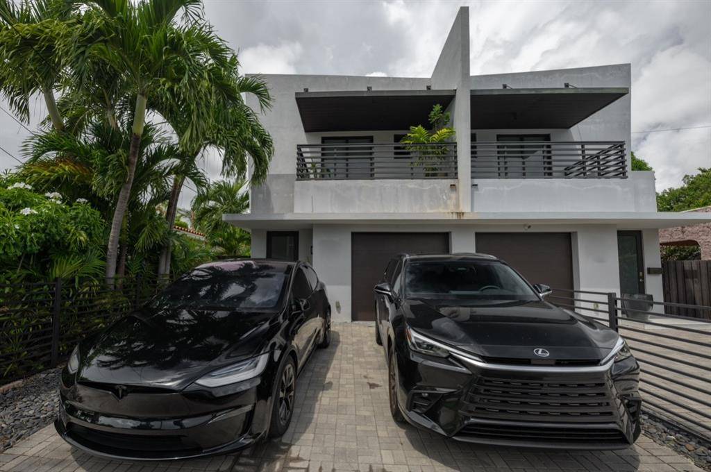 Miami, FL 33145,1635 SW 19th Ter