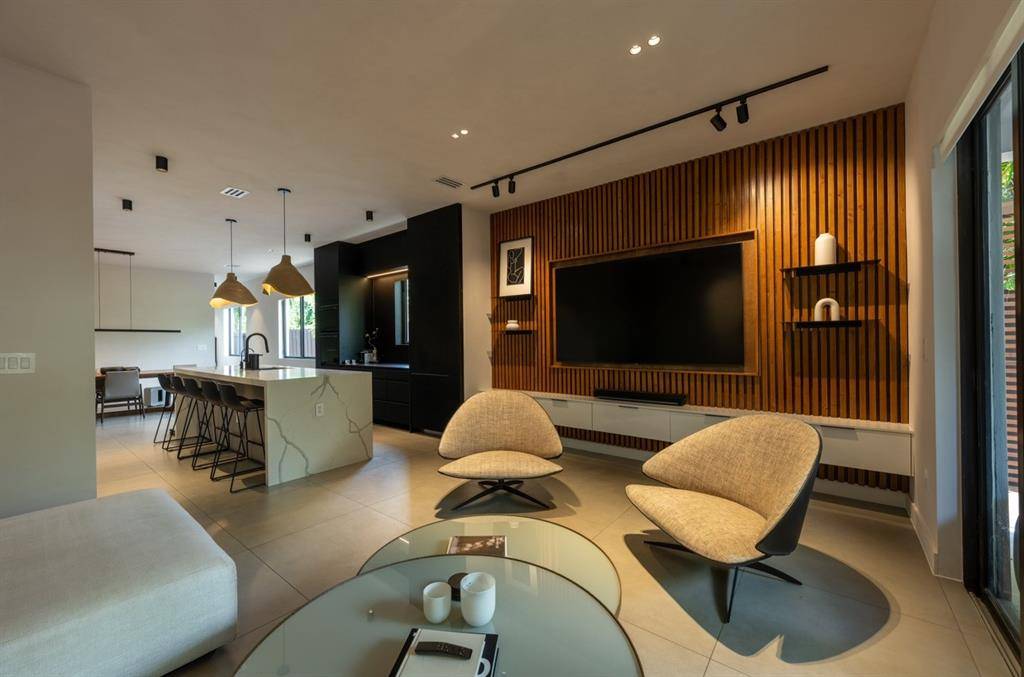 Miami, FL 33145,1635 SW 19th Ter