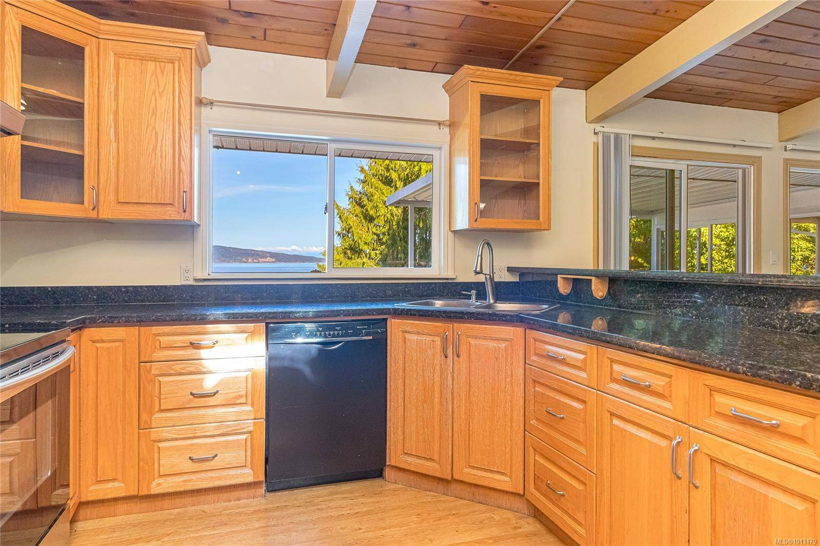 Bowser, BC V0R 1G0,4731 Maple Guard Dr