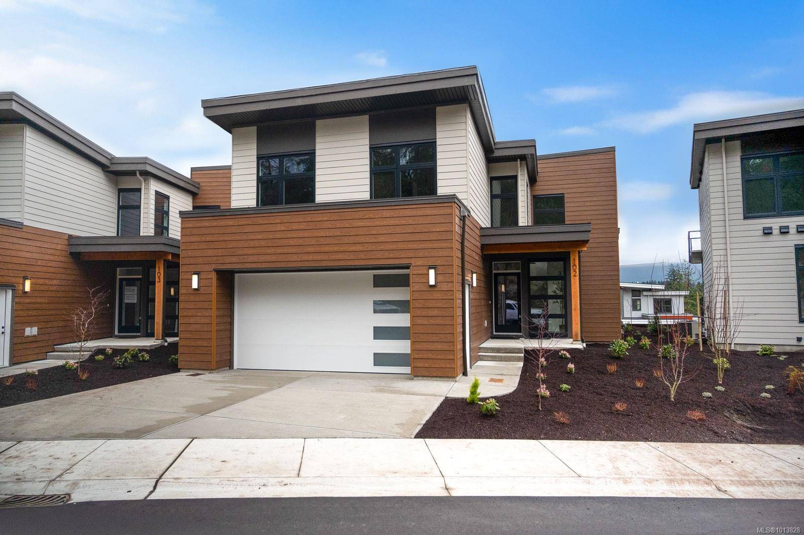 Nanaimo, BC V9T 0L7,1220 Manzanita Pl #102