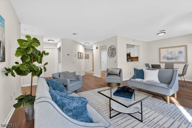 Clifton City, NJ 07014,11 Evergreen Dr #63