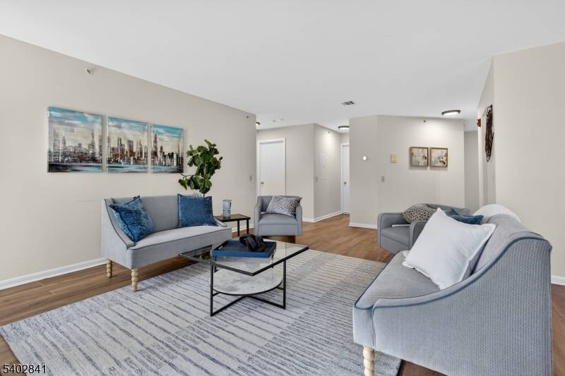 Clifton City, NJ 07014,11 Evergreen Dr #63