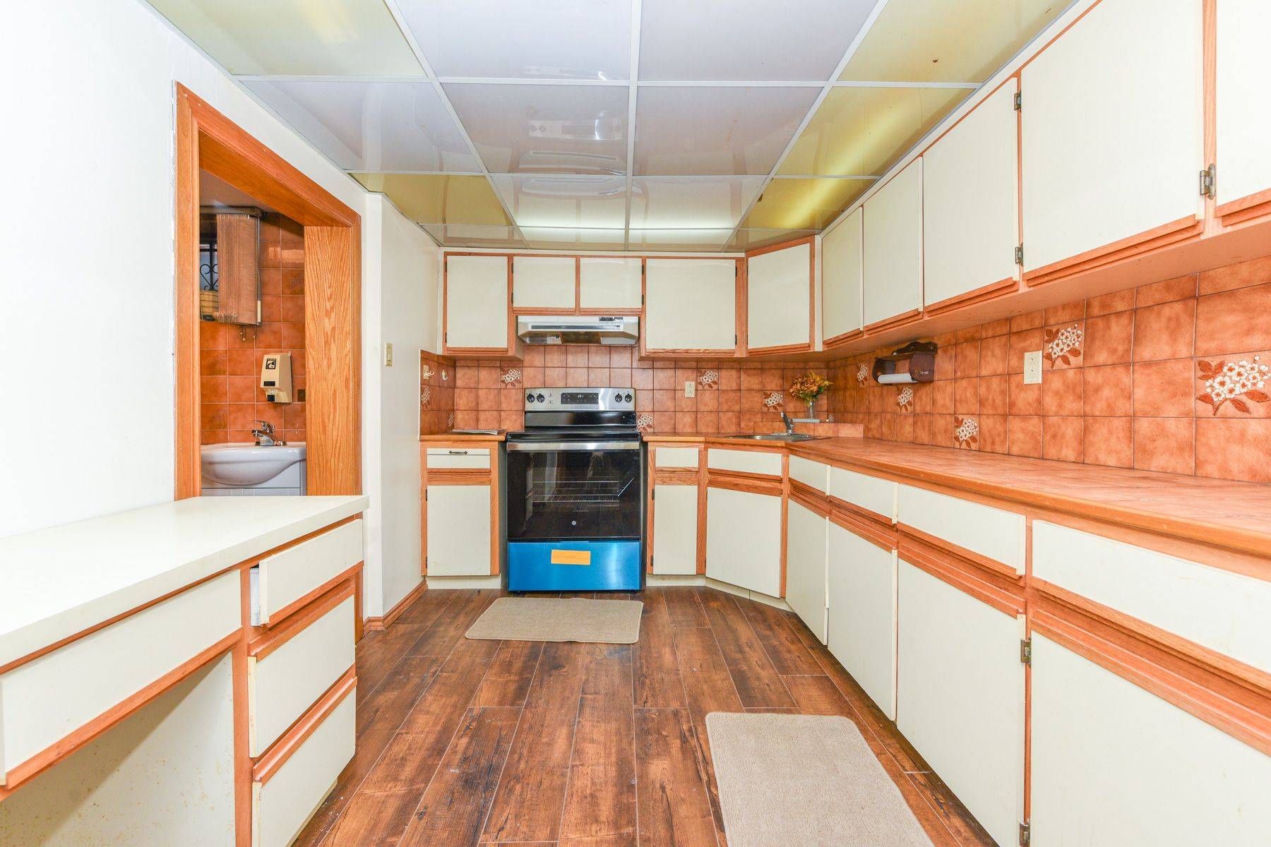 Toronto W10, ON M9V 4P3,27 Kiskadee DR #Basement.