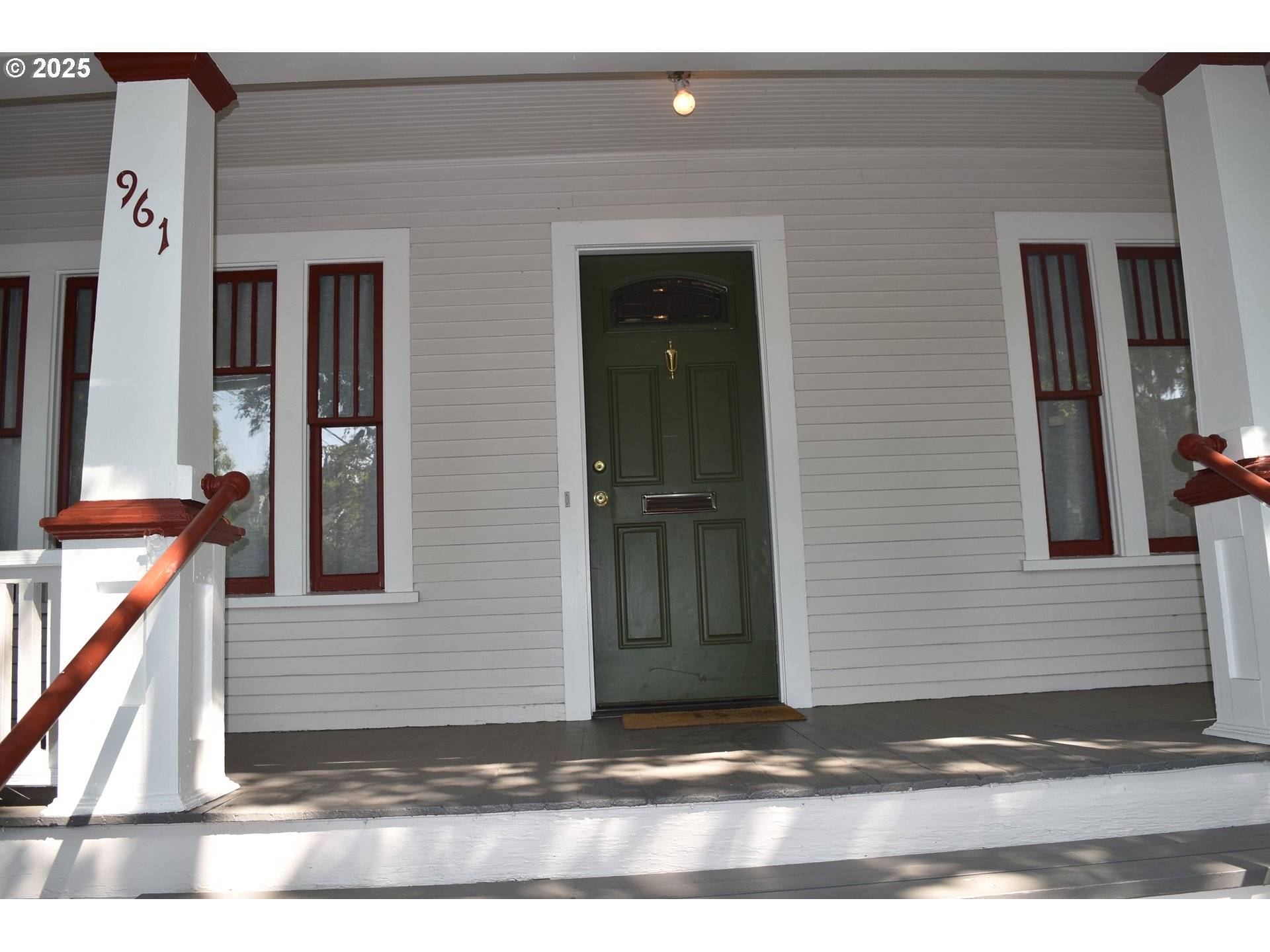 Eugene, OR 97402,961 JEFFERSON ST