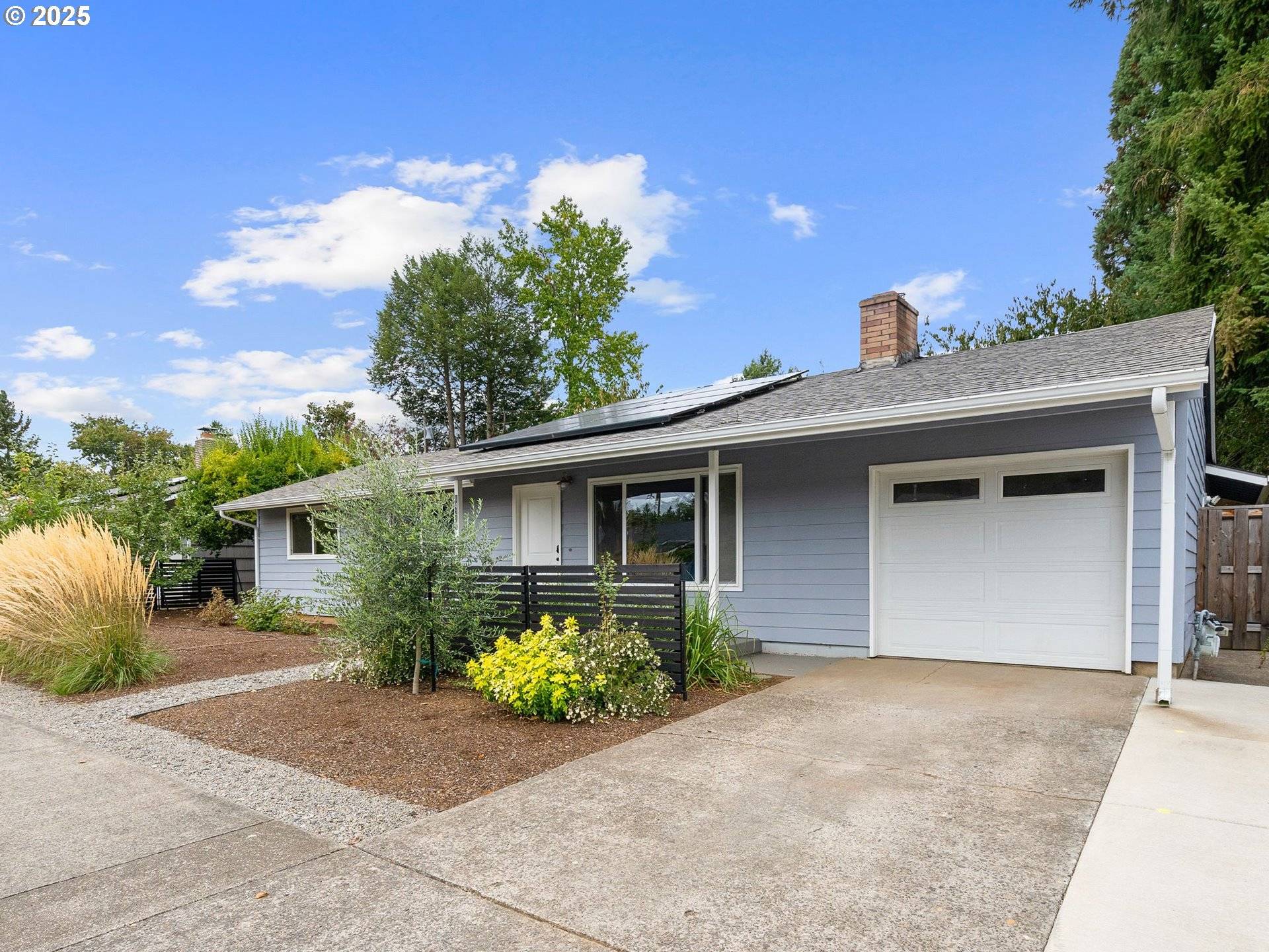 Portland, OR 97233,14217 SE SALMON ST