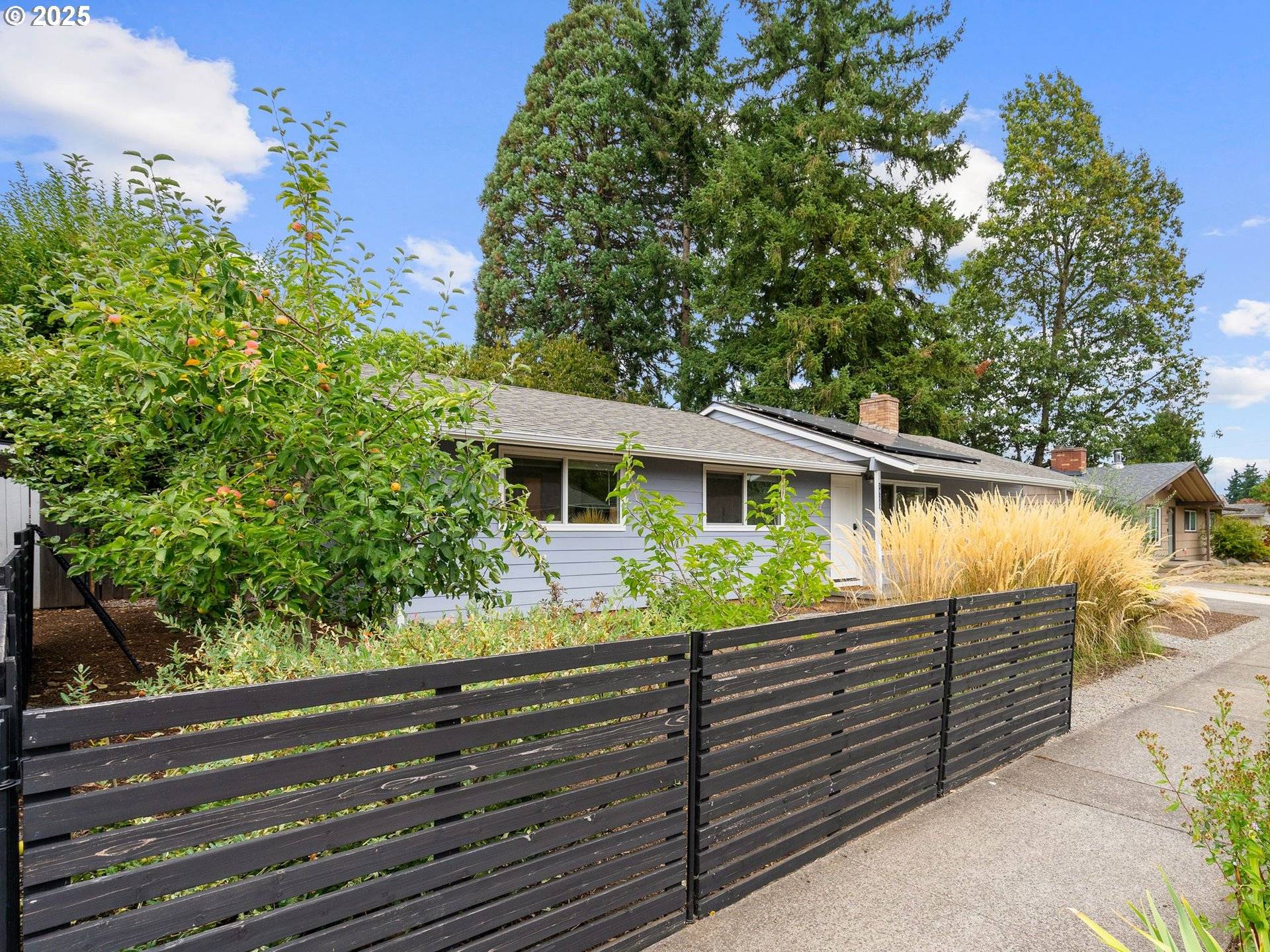 Portland, OR 97233,14217 SE SALMON ST