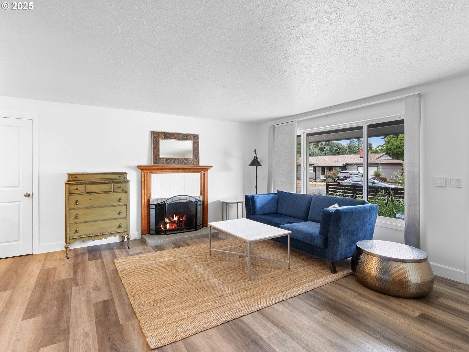 Portland, OR 97233,14217 SE SALMON ST