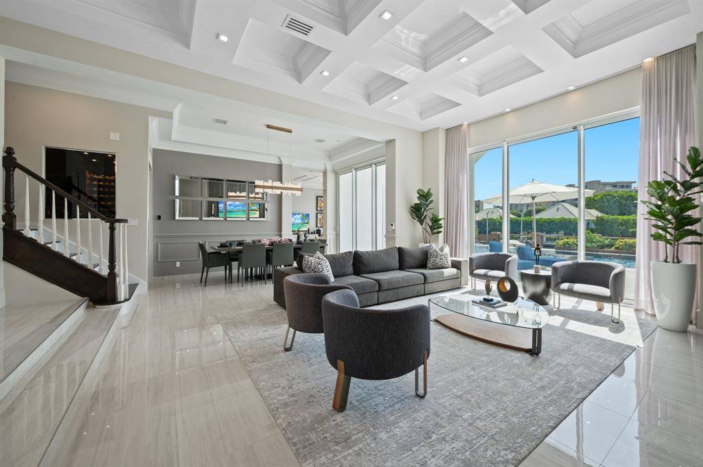 Ocean Ridge, FL 33435,81 S Island Dr