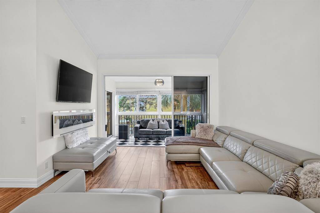 Lauderdale By The Sea, FL 33062,2121 S Ocean Blvd #603