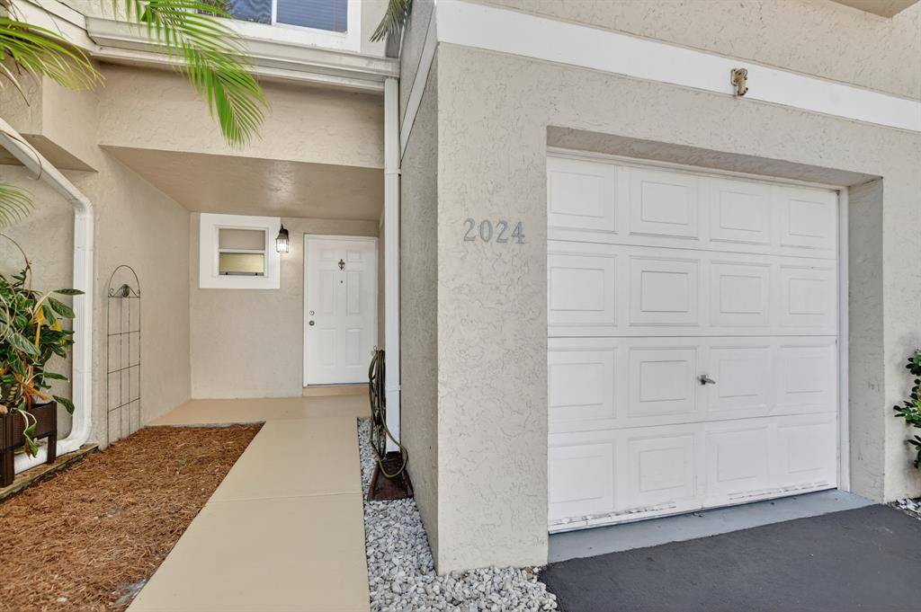 Deerfield Beach, FL 33442,2024 Discovery Cir #2024