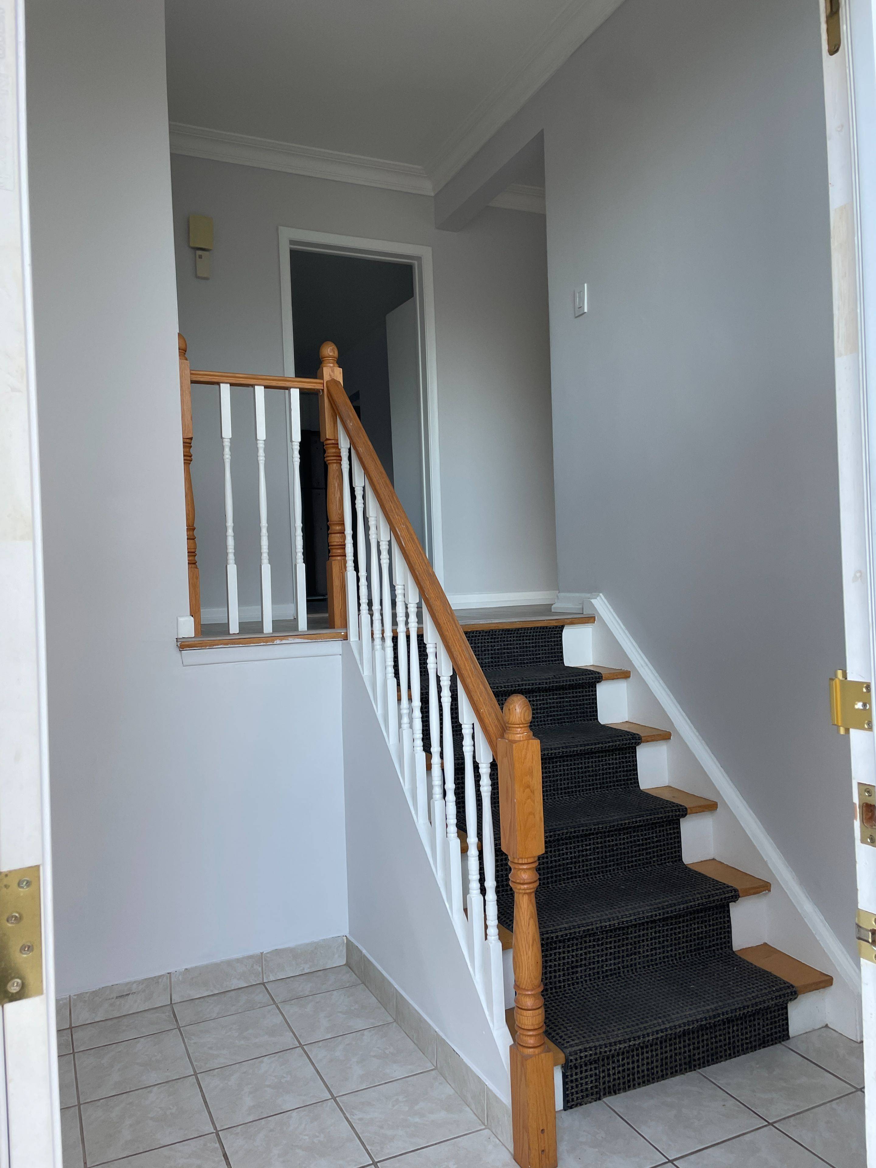 Mississauga, ON L4Y 3E8,3346 Ivernia RD #Main